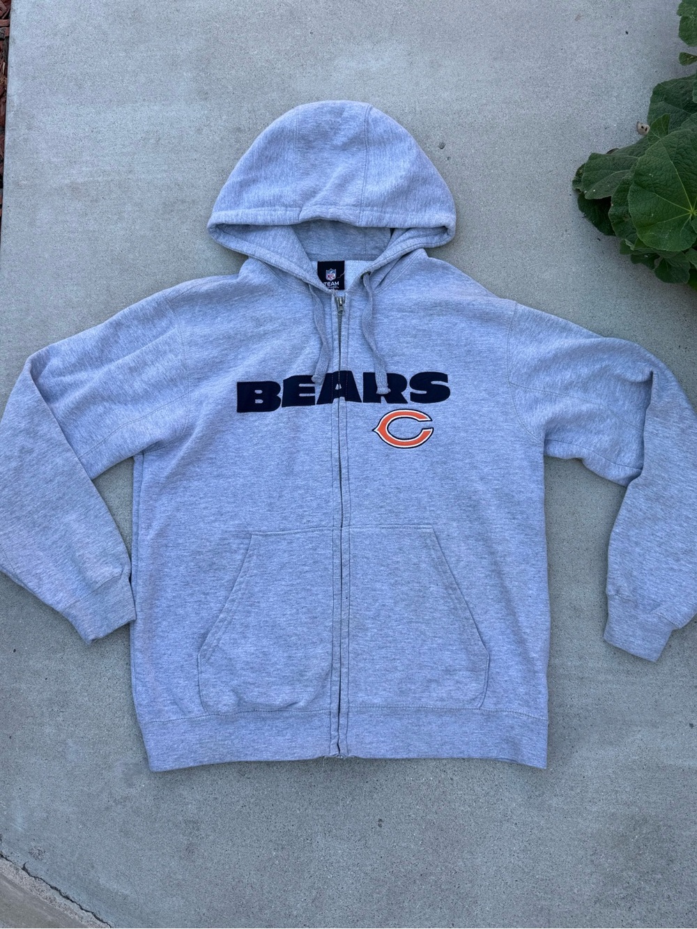 NFL Embroidered Chicago Bears Gray Zip Up Hoodie Athleisure Size Medium